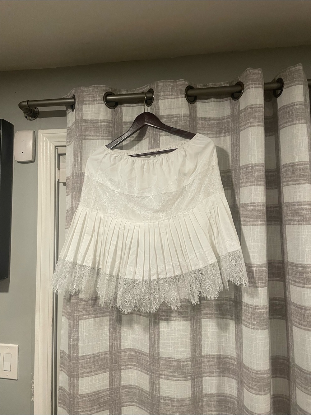 White Lace Pleated Mini Skirt